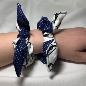Adorable scrunchies with bows!!